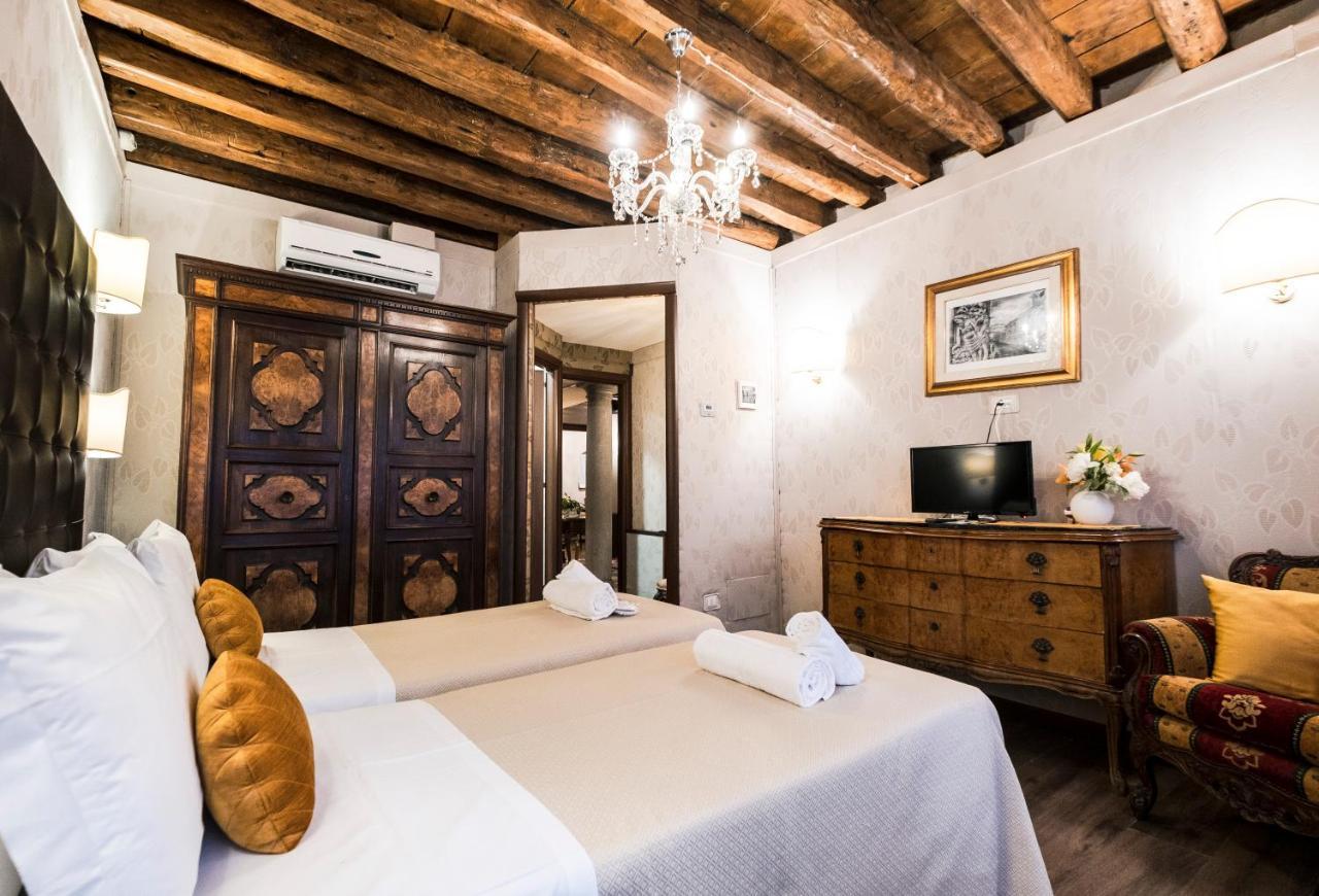 Ca' Lavezzera Pensión Venecia
