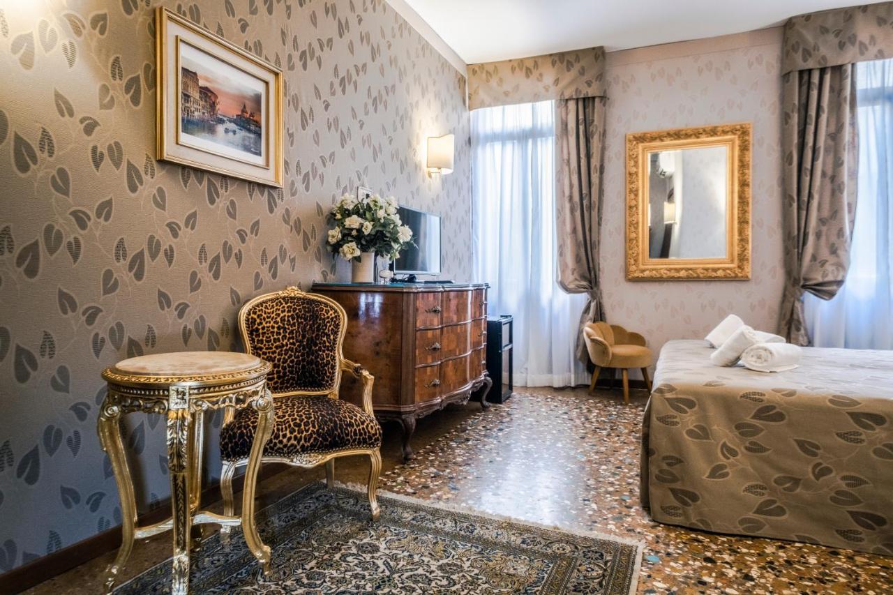 Ca' Lavezzera Pensión 2*